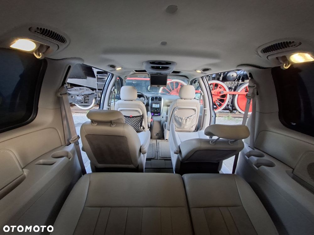 Chrysler Grand Voyager - 38