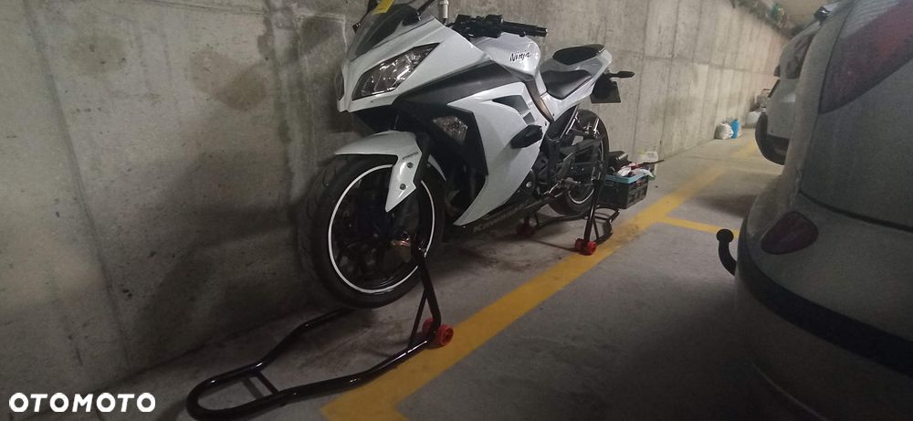 Kawasaki Ninja 300 ABS - 17