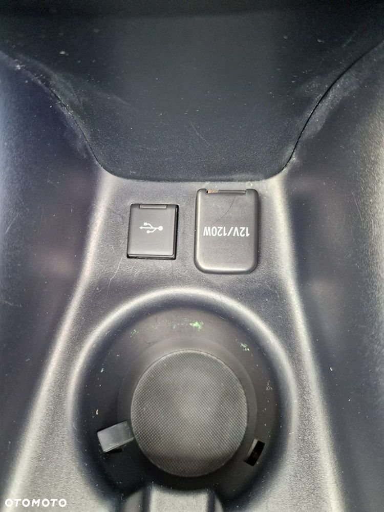 Toyota Prius - 25