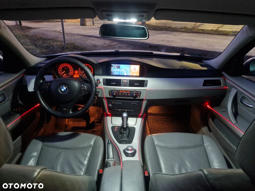 BMW Seria 3 325xi - 12