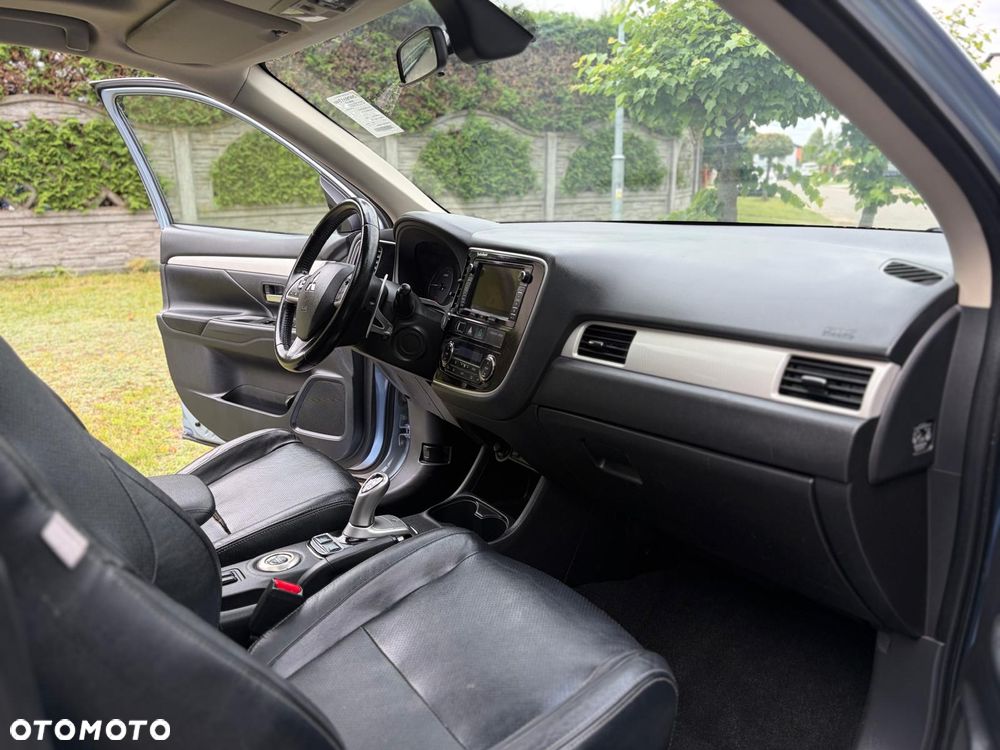 Mitsubishi Outlander - 33