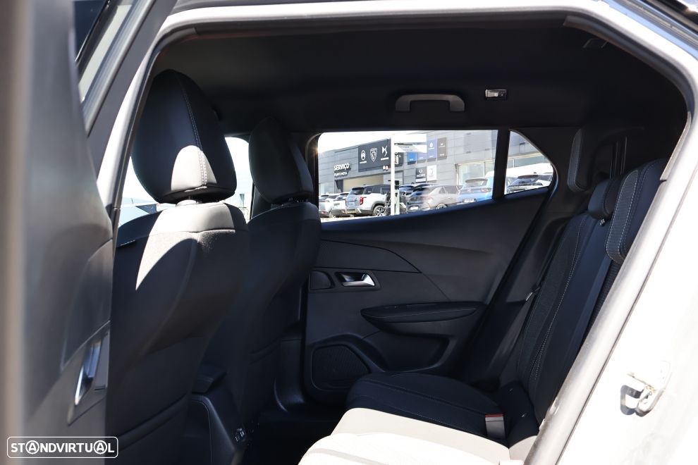 Peugeot 2008 1.2 Hybrid Allure e-DCS6 - 19