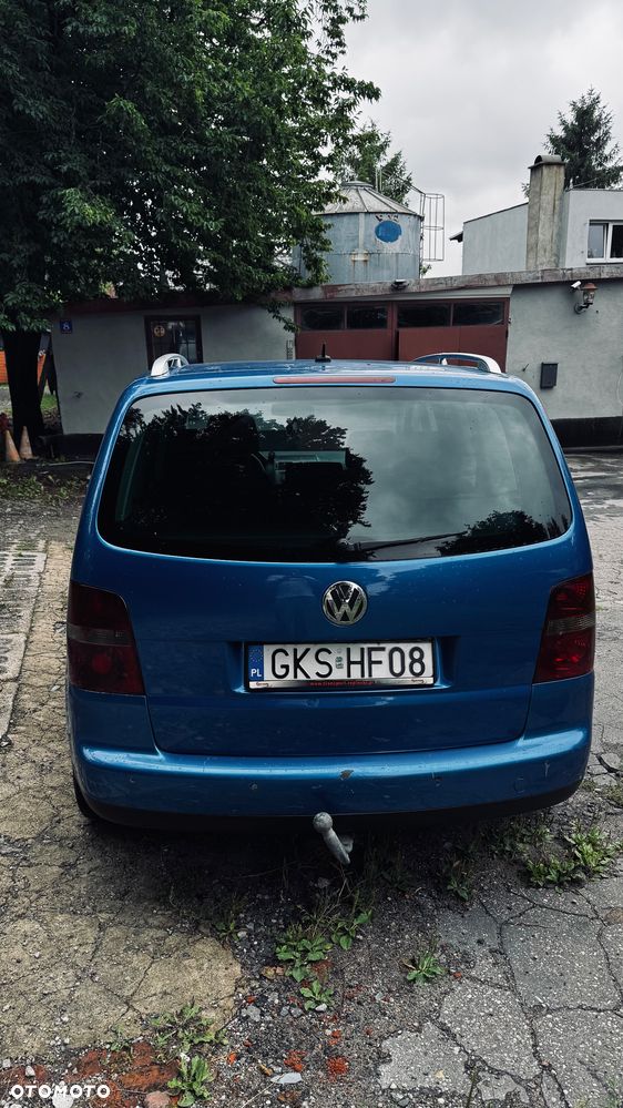 Volkswagen Touran - 4