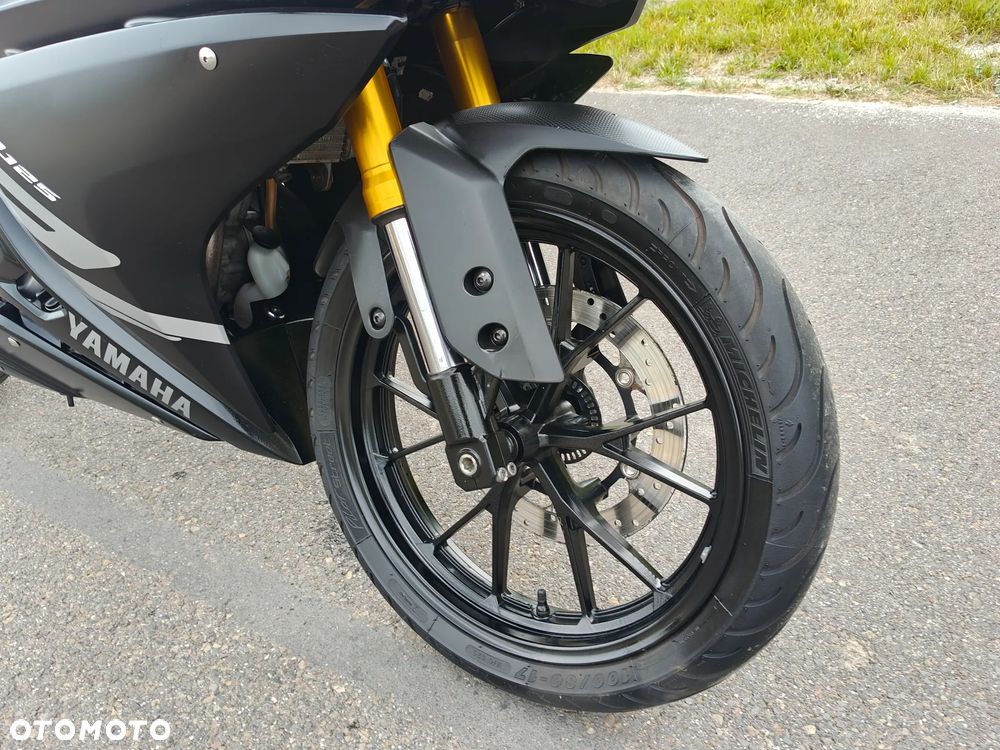 Yamaha YZF - 15