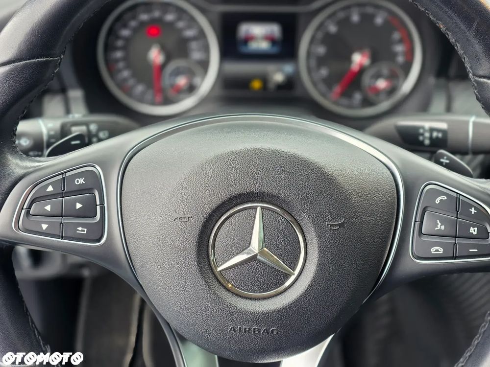Mercedes-Benz GLA 180 7G-DCT Style - 19