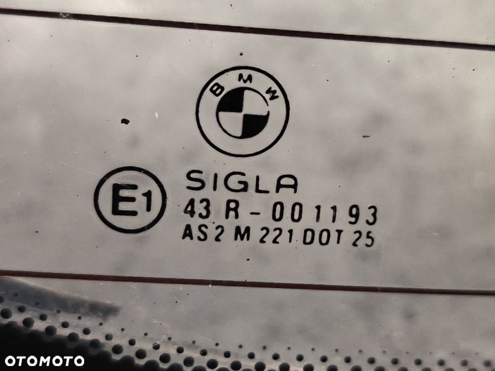 SZYBA TYŁ BMW E39 530D - 4