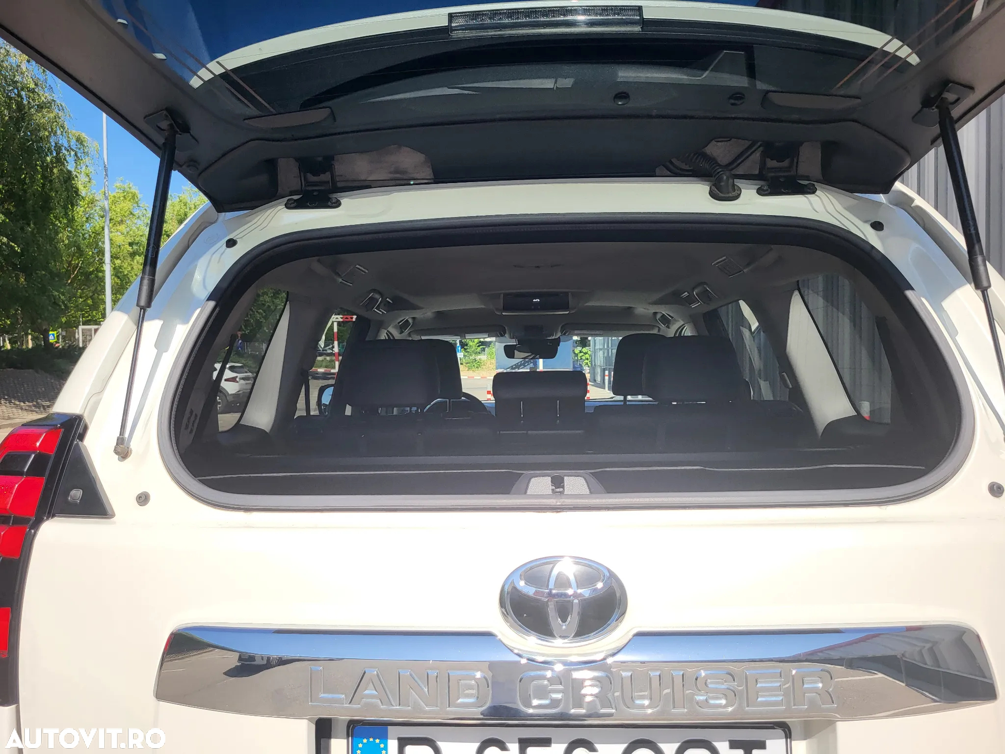 Toyota Land Cruiser 2.8l Turbo D-4D A/T AVS Luxury - 33