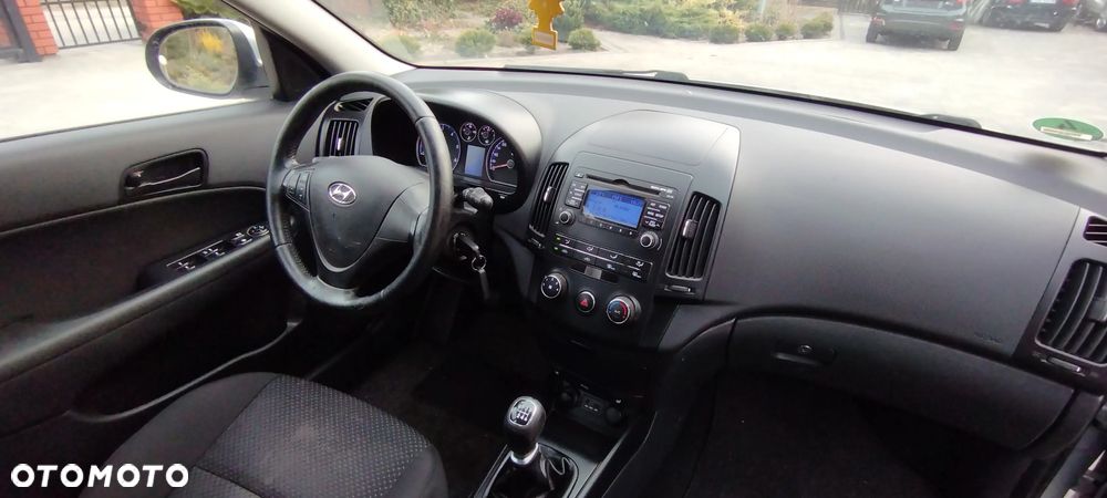 Hyundai i30 i30cw 1.6 CRDi UEFA EURO 2012 Edition - 6