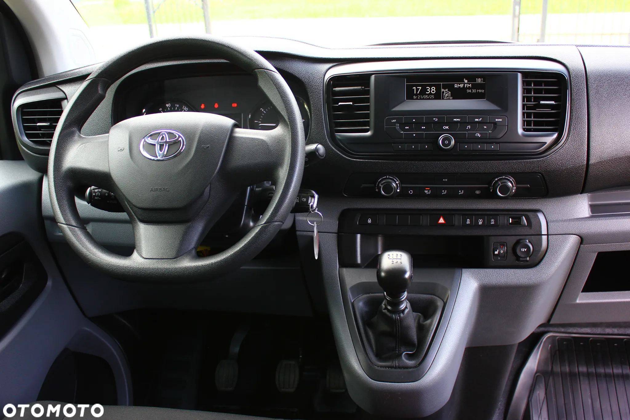 Toyota ProAce Kombi 2.0 D-4D Long 2,8t - 38