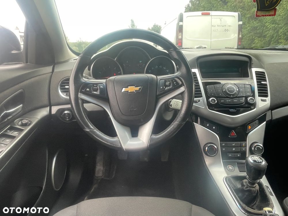 Chevrolet Cruze 1.8 LT - 8