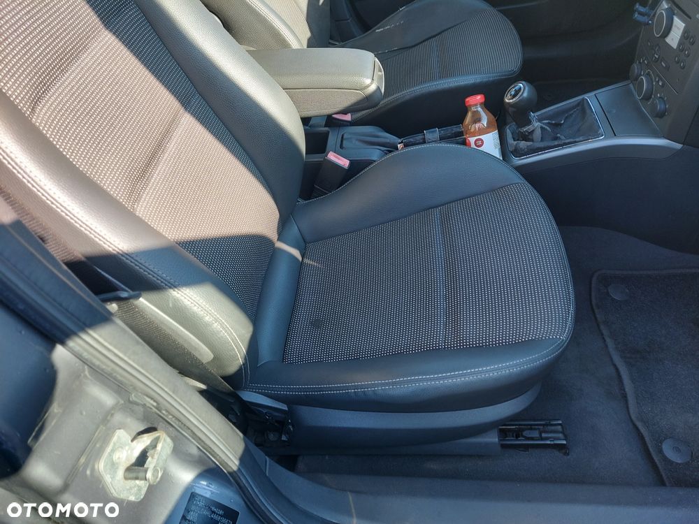 Opel Astra III 1.7 CDTI Cosmo - 20