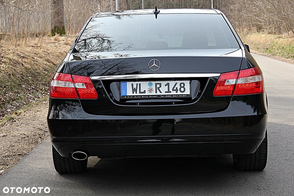 Mercedes-Benz Klasa E 200 BlueEFFICIENCY Elegance - 26