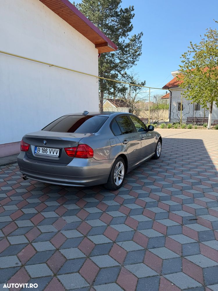 BMW Seria 3 318d - 6
