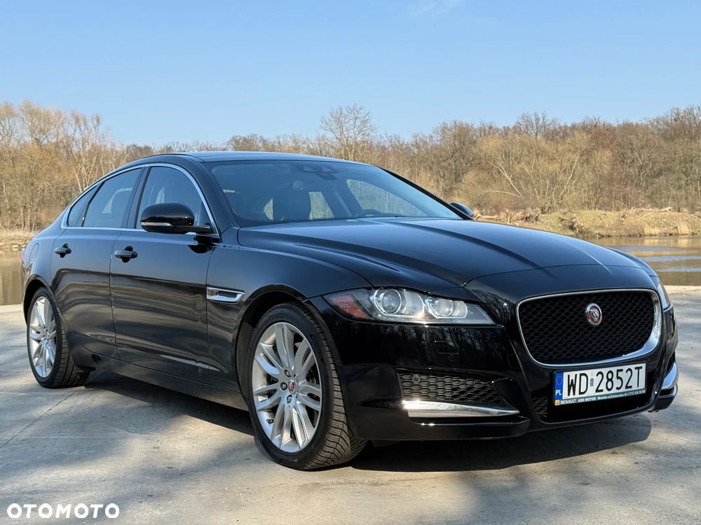 Jaguar XF 35t Portfolio - 4