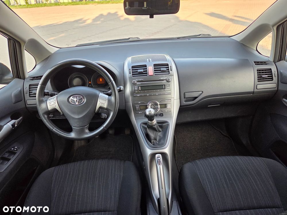 Toyota Auris 1.6 VVT-i Executive - 8