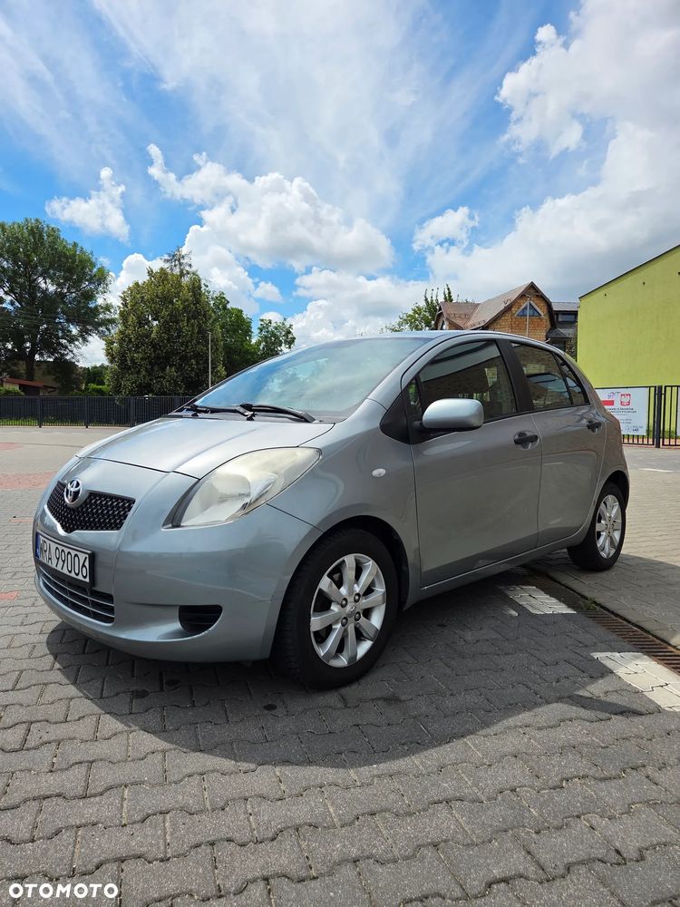 Toyota Yaris - 2