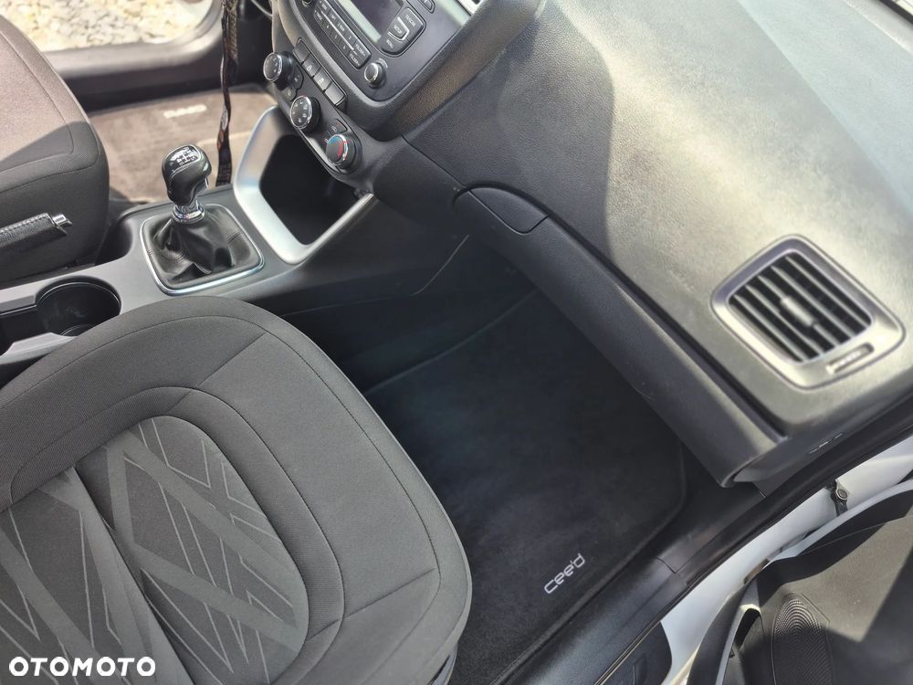 Kia Ceed 1.6 CRDi Smart - 16