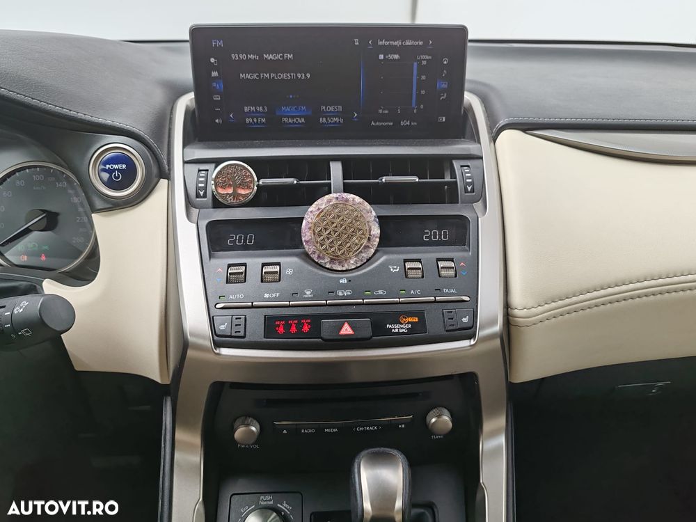 Lexus Seria NX - 25