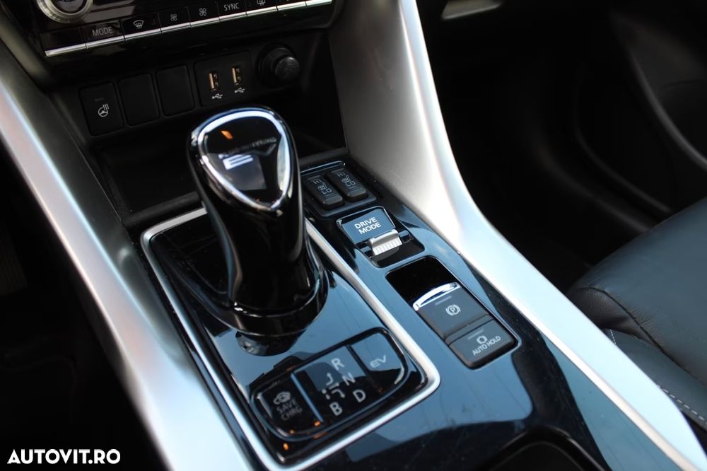 Mitsubishi Eclipse-Cross - 16