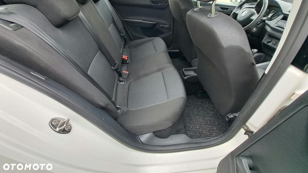 Skoda Fabia - 25
