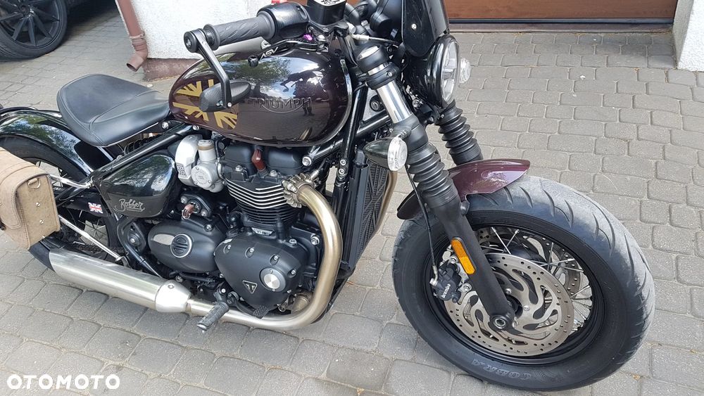 Triumph Bonneville Bobber - 3