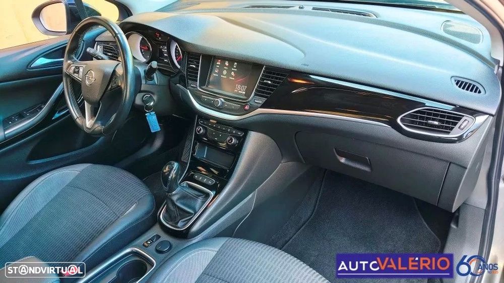 Opel Astra 1.2 T Design & Tech S/S - 33