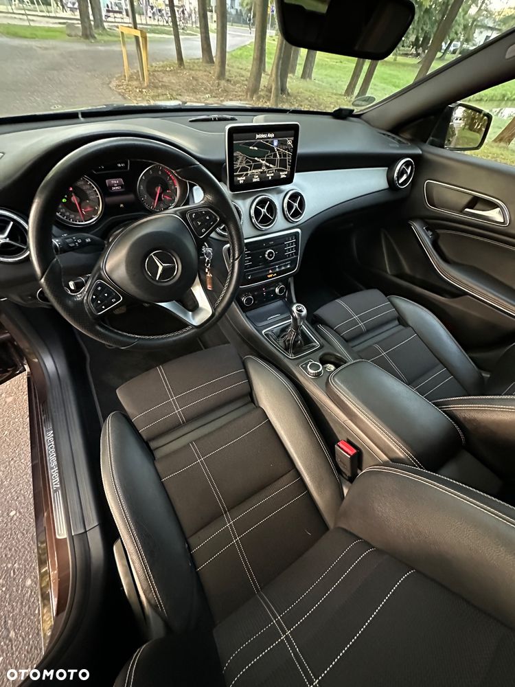 Mercedes-Benz CLA 200 Urban - 38