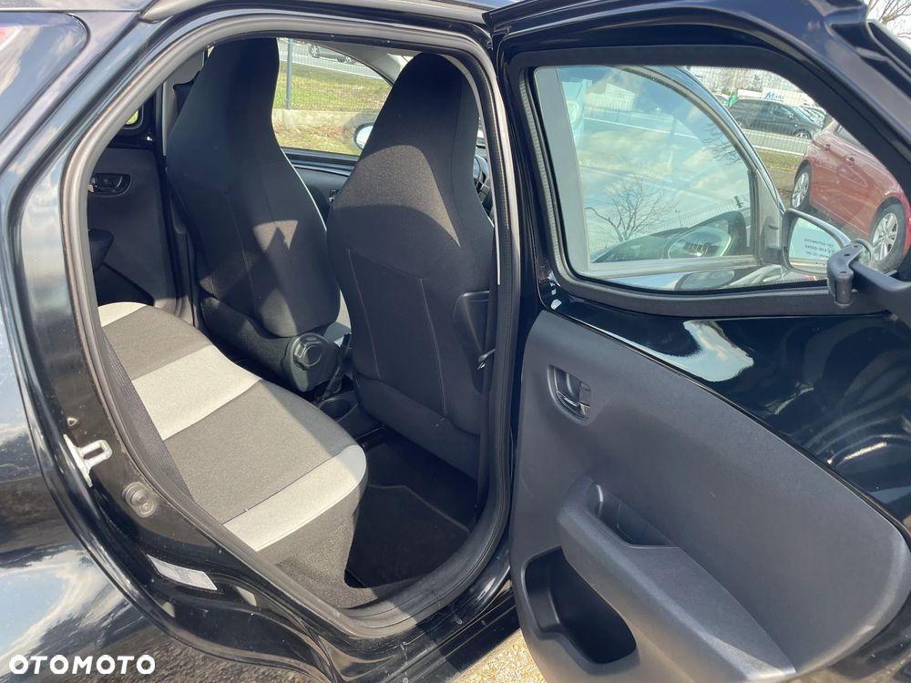 Toyota Aygo x-play - 17