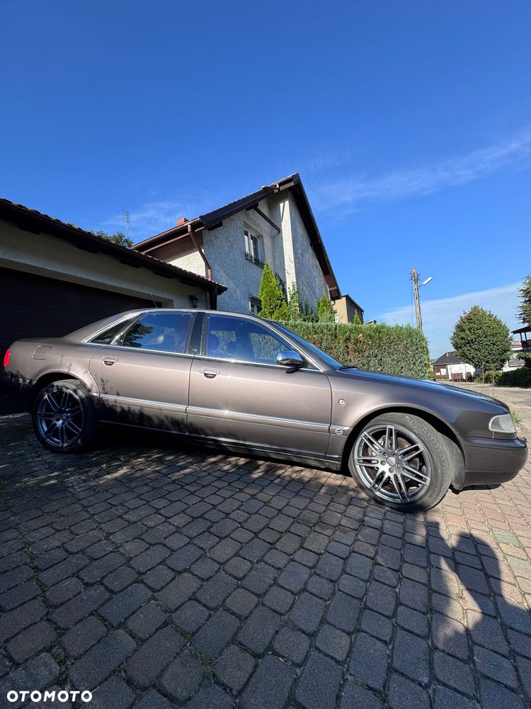 Audi A8 - 35