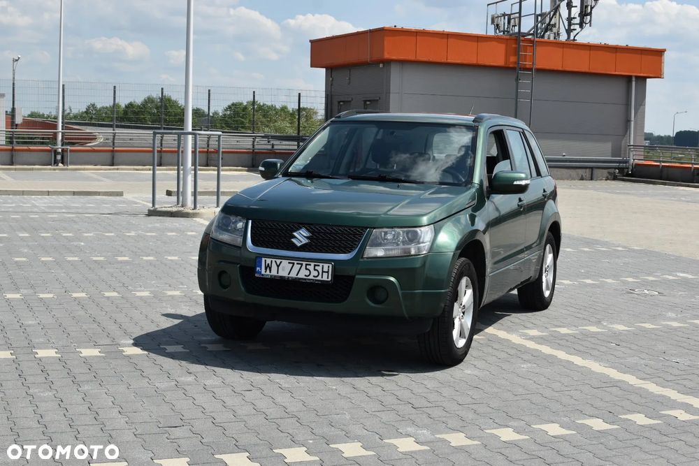 Suzuki Grand Vitara 2.0 De luxe - 27