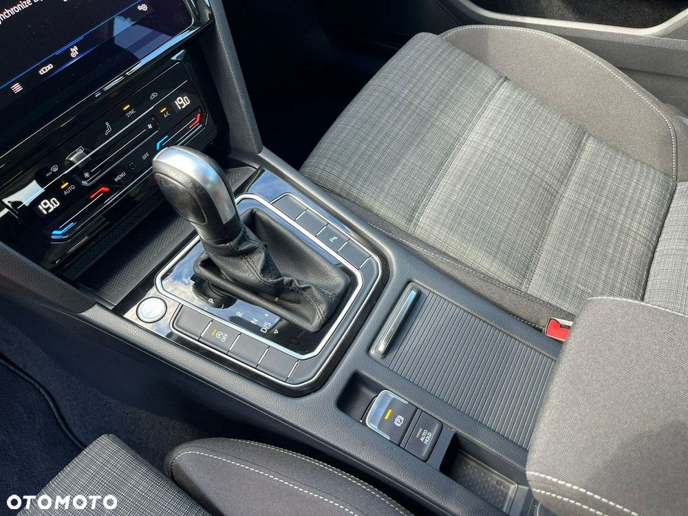 Volkswagen Passat 2.0 TSI Business DSG - 34