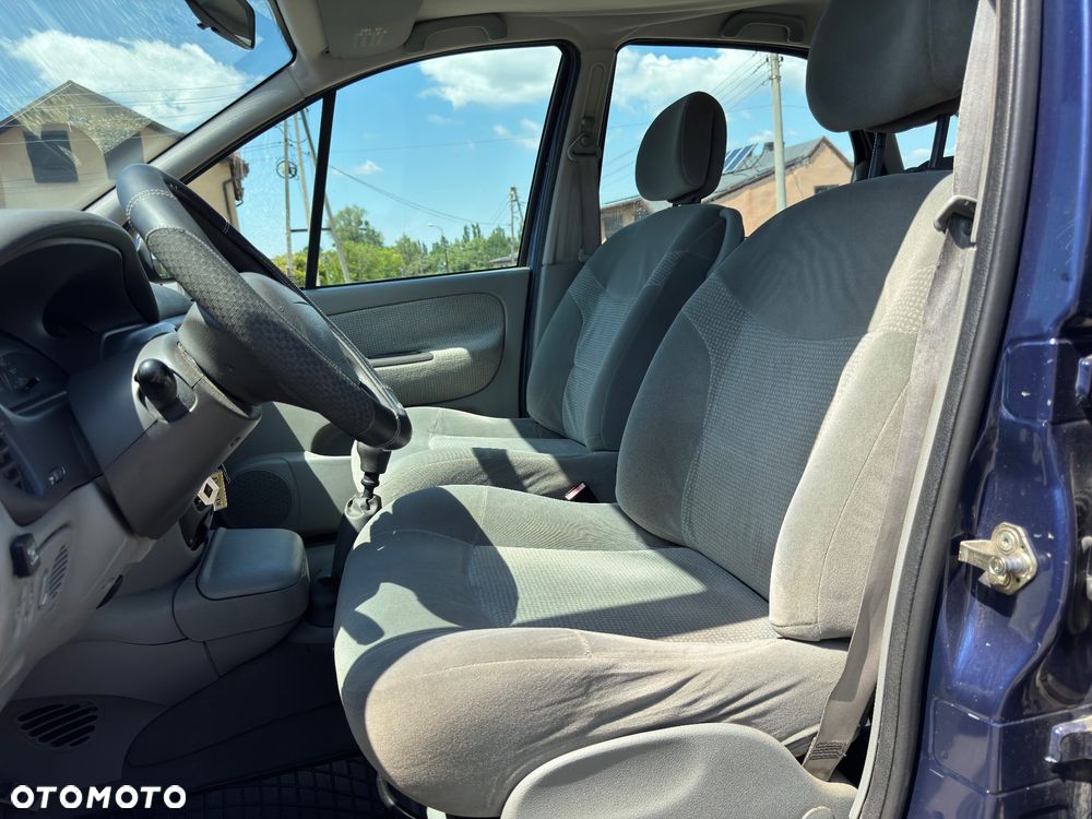 Renault Scenic 1.6 16V EXpression - 15