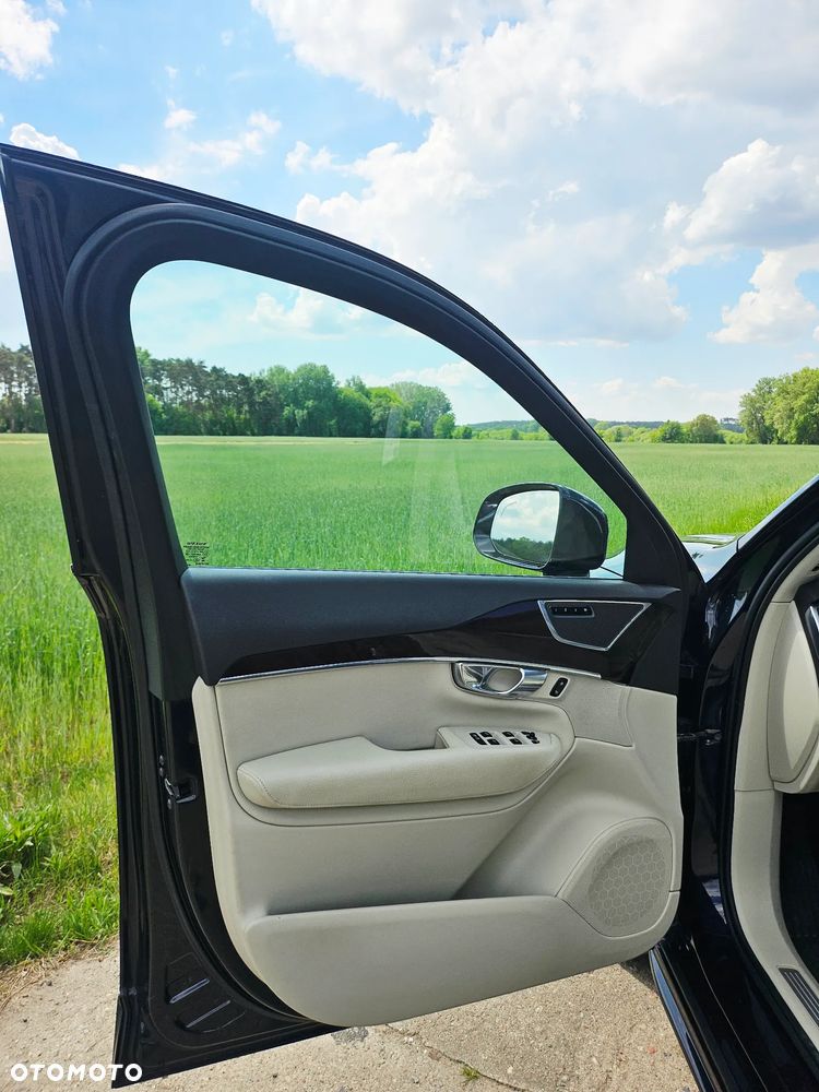 Volvo XC 90 T6 AWD Momentum 7os - 33
