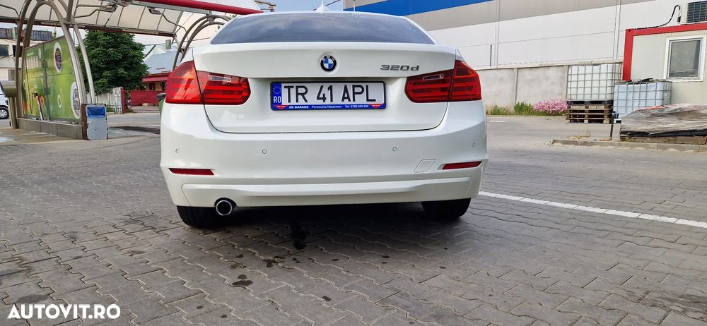 BMW Seria 3 320d DPF Aut. Edition Exclusive - 8