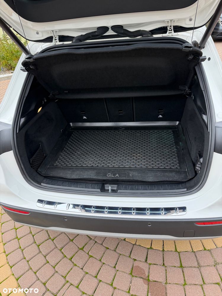 Mercedes-Benz GLA - 19