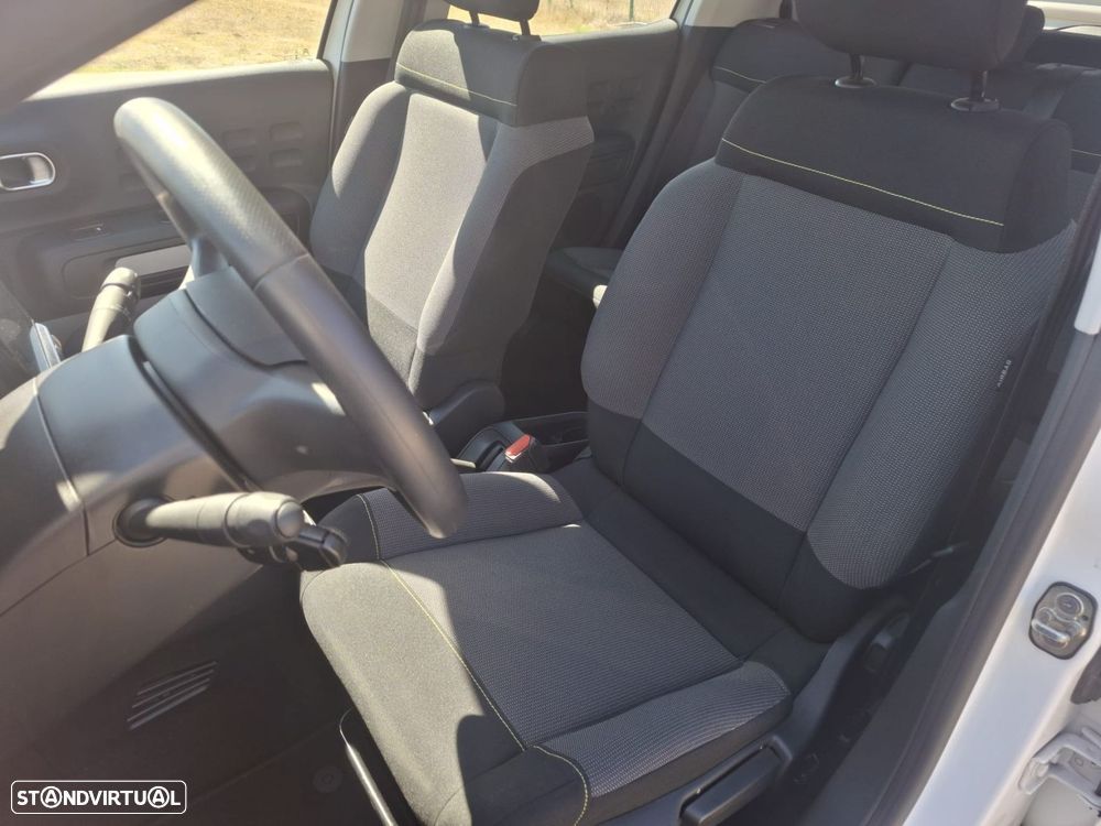 Citroën C3 1.2 PureTech Shine - 18