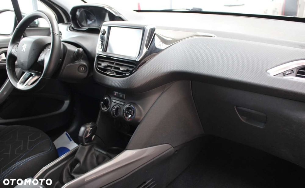 Peugeot 2008 - 12