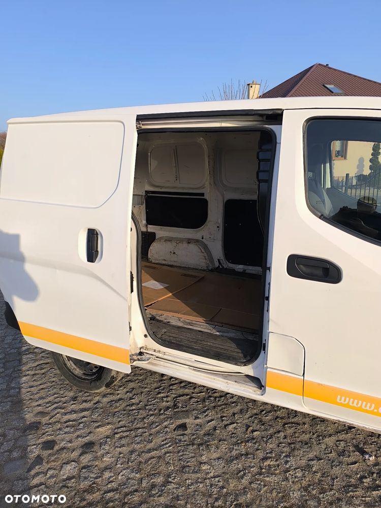 Nissan NV200 - 11