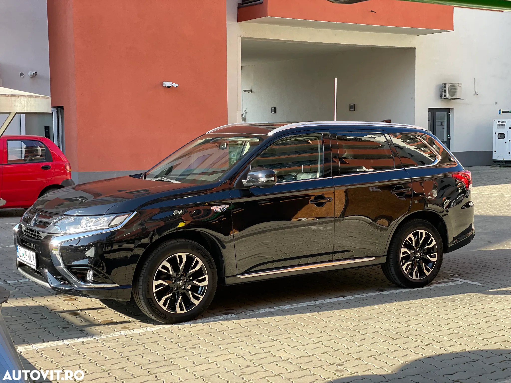 Mitsubishi Outlander - 2