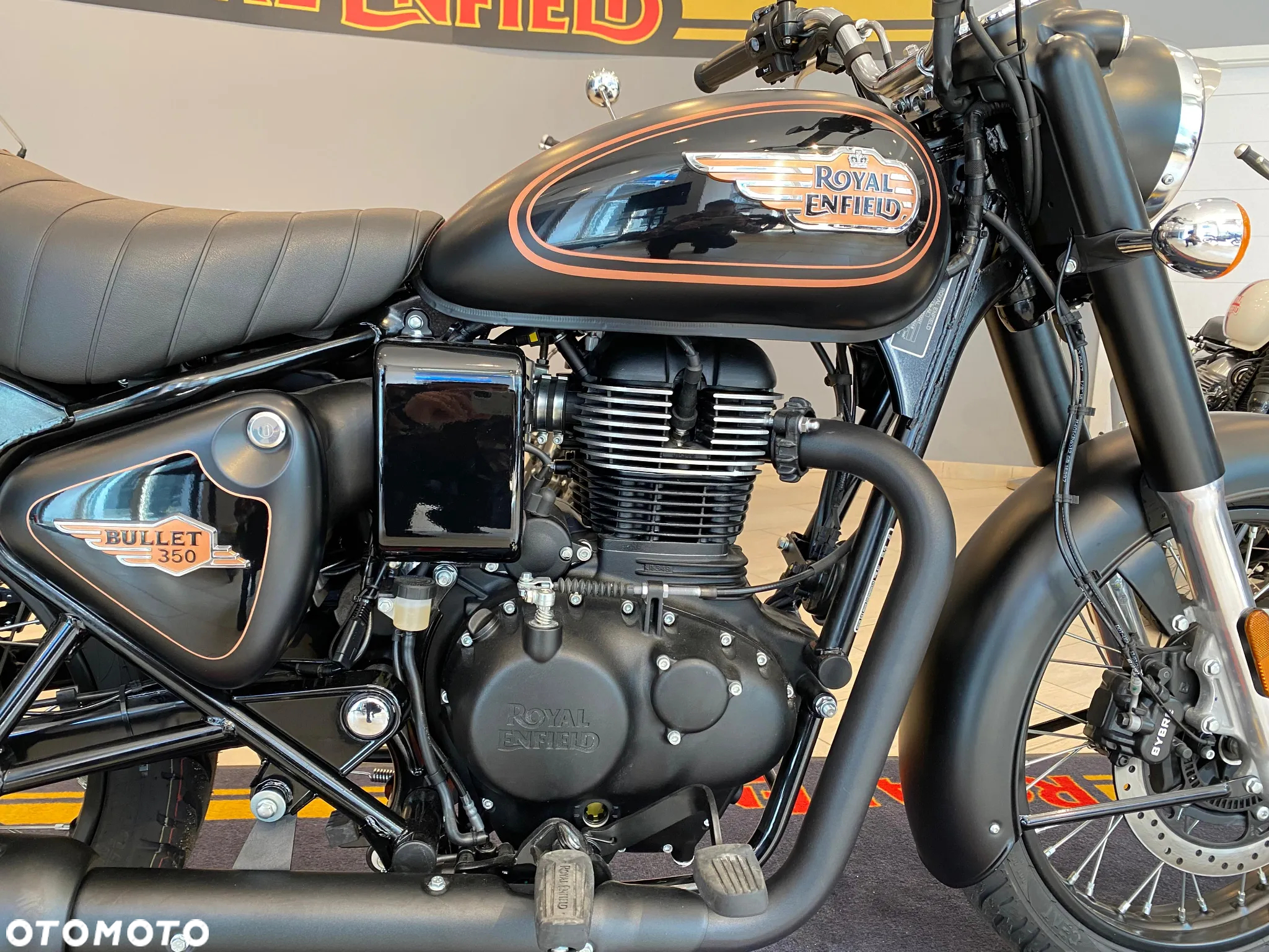 Royal Enfield Bullet 350 - 4