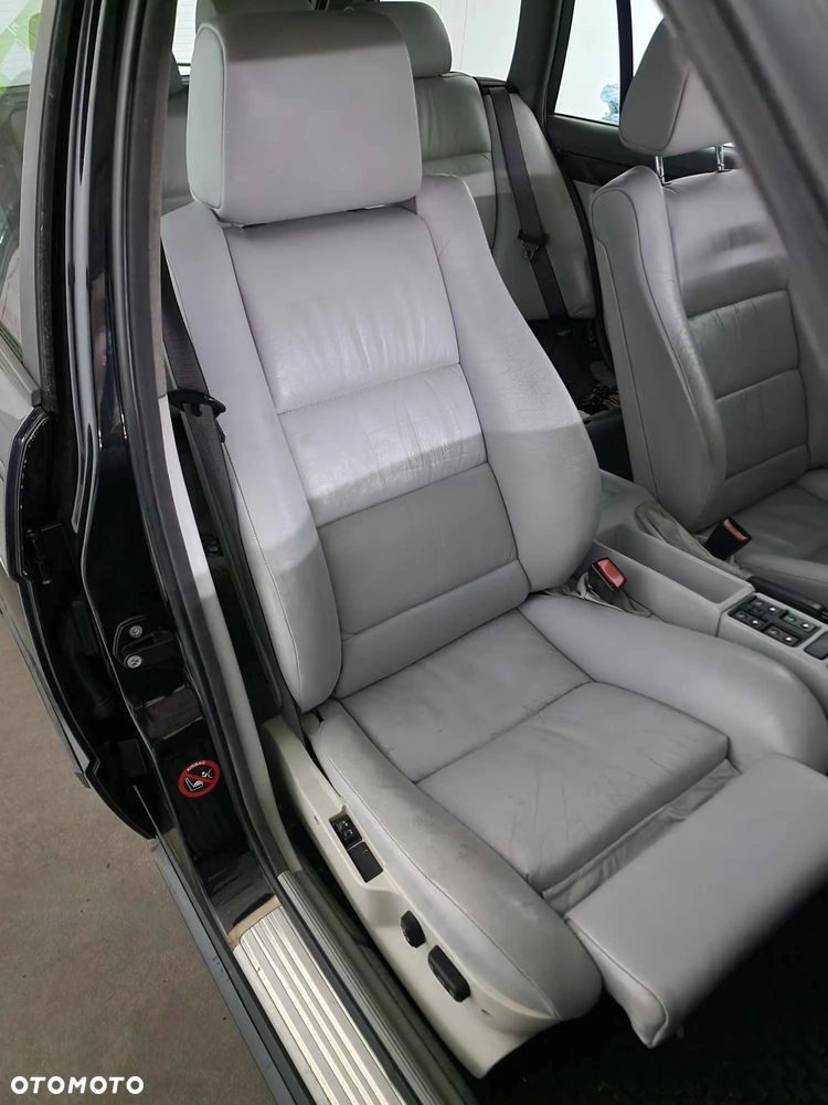 BMW Seria 5 540i - 29