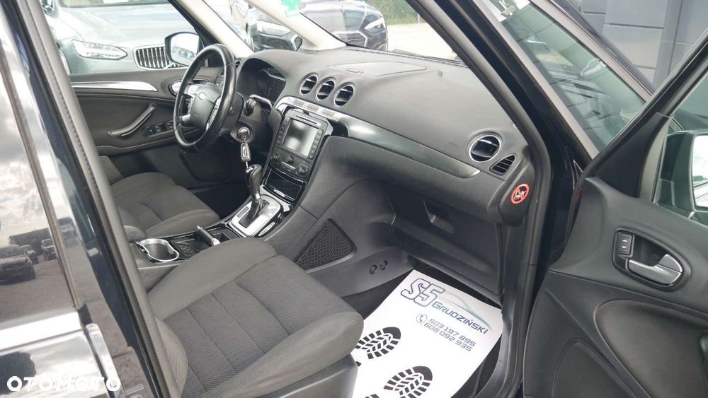 Ford Galaxy - 13