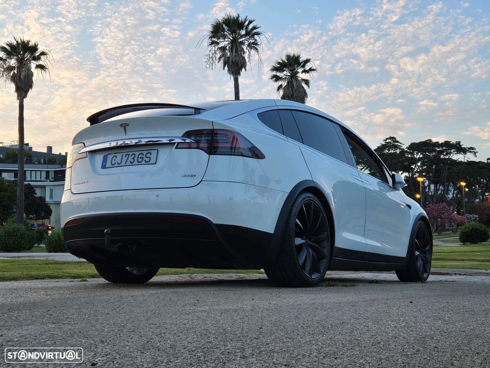 Tesla Model X 100D - 31