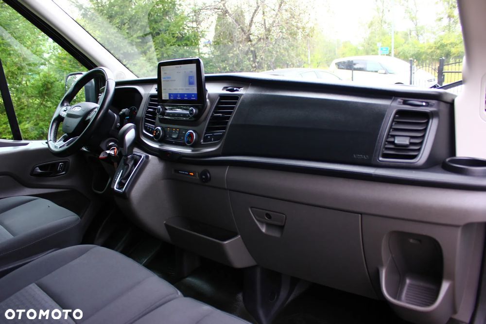 Ford TRANSIT 2.0 TDCI 170KM AUTOMAT L2H2 BLASZAK 3 OSOBOWY NAVIGACJA KAMERA - 29