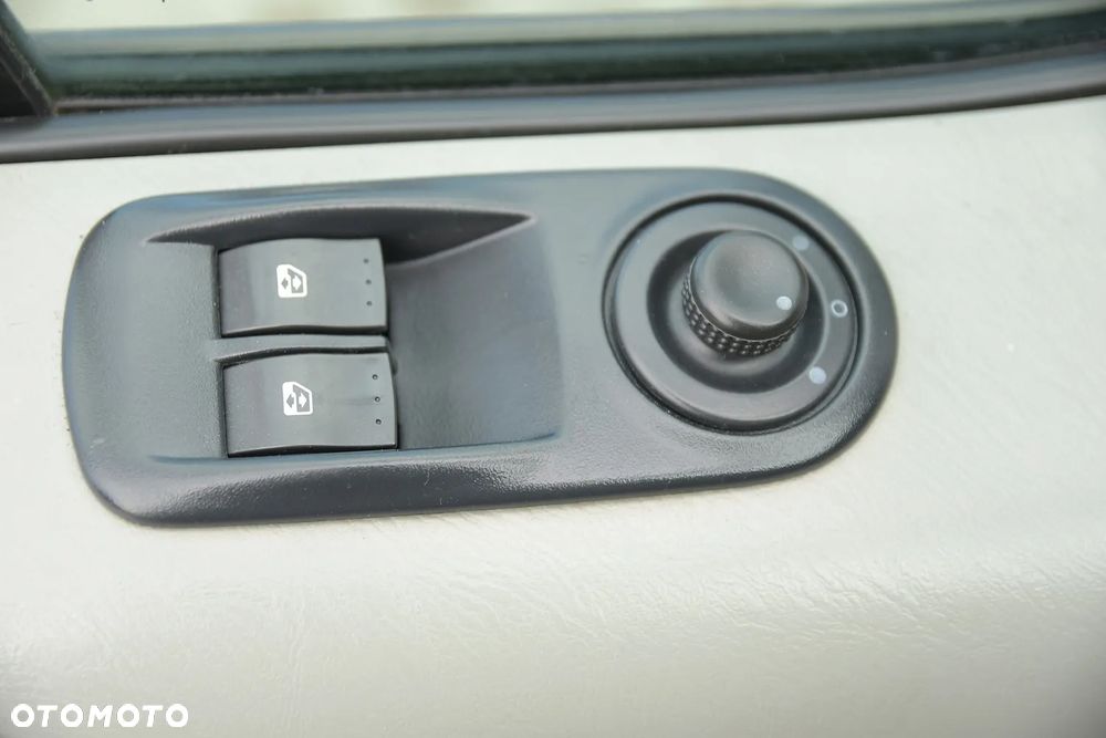 Opel Vivaro - 26