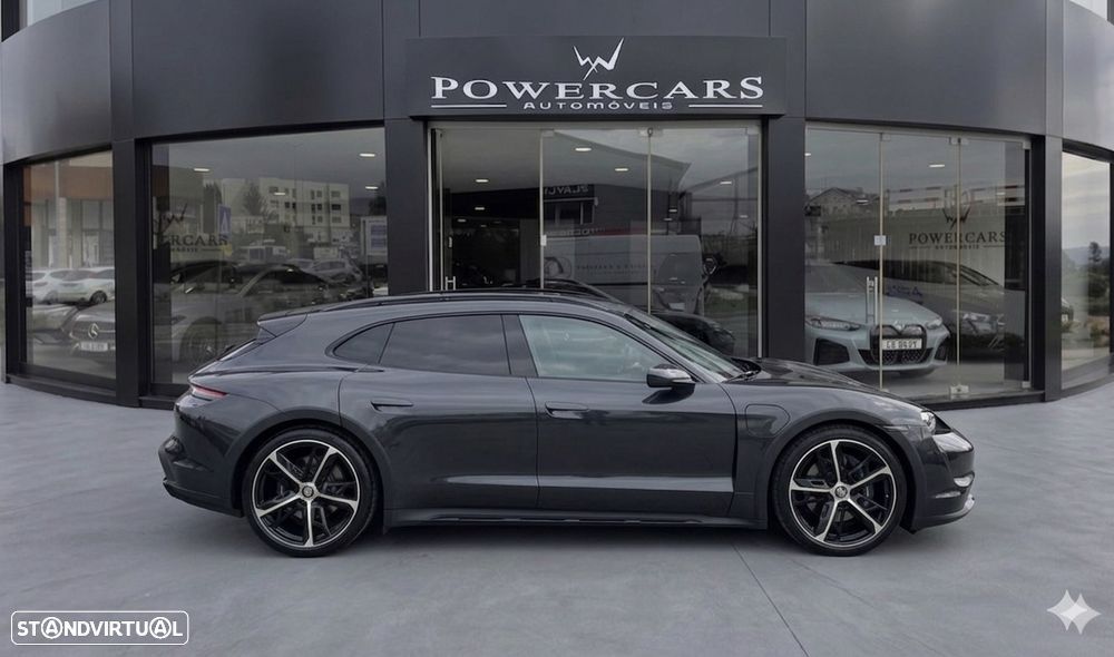 Porsche Taycan Cross Turismo 4 - 9