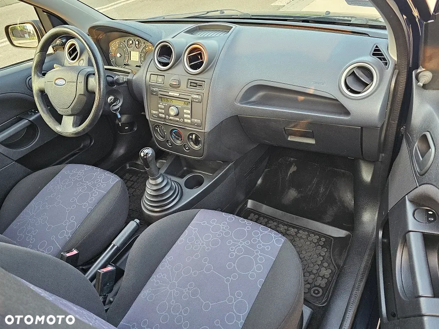 Ford Fiesta 1.3 Ambiente - 19