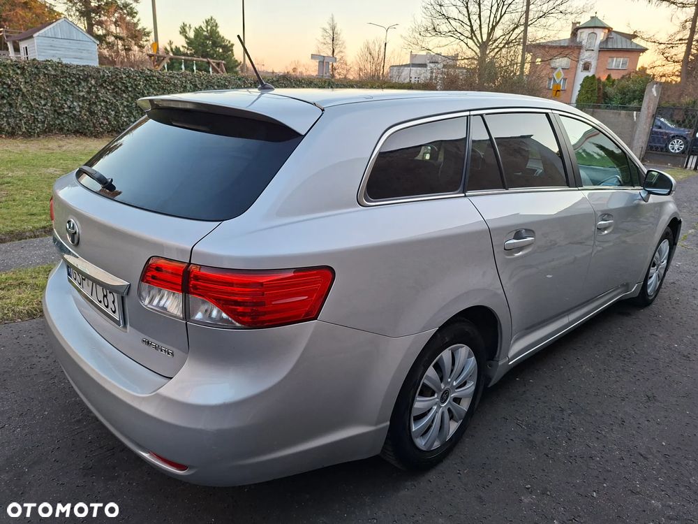 Toyota Avensis 1.8 Edition - 10
