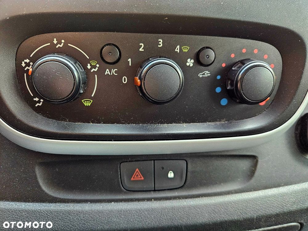 Renault Trafic - 21