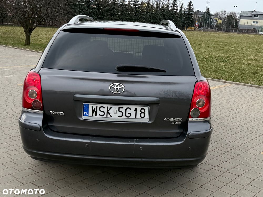 Toyota Avensis 2.2 D-CAT Team - 13